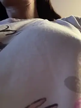 Snapshot of eveangelll chatting on November 6, 2025, 4:27 am eveangelll online show from November 6, 2025, 4:27 am