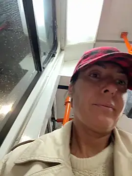 Snapshot of eveangelll chatting on October 15, 2025, 4:00 am eveangelll online show from October 15, 2025, 4:00 am