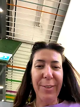 Snapshot of eveangelll chatting on November 5, 2025, 10:40 am eveangelll online show from November 5, 2025, 10:40 am