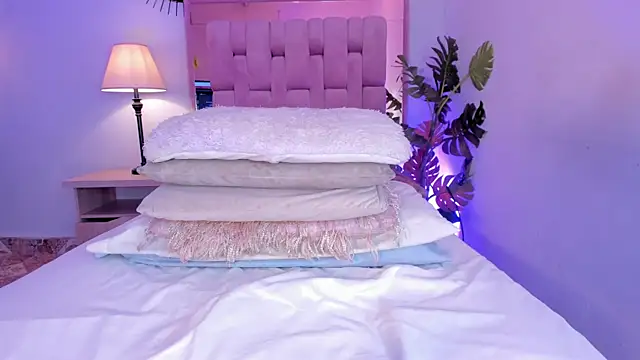 Snapshot of Voluptupus-girl chatting on March 21, 2025, 11:56 pm Voluptupus-girl online show from March 21, 2025, 11:56 pm