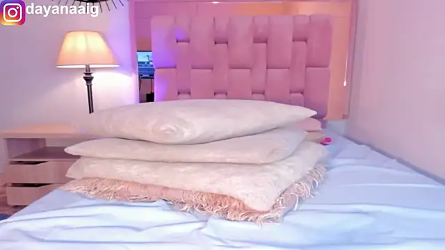 Snapshot of Voluptupus-girl chatting on September 14, 2025, 2:50 pm Voluptupus-girl online show from September 14, 2025, 2:50 pm