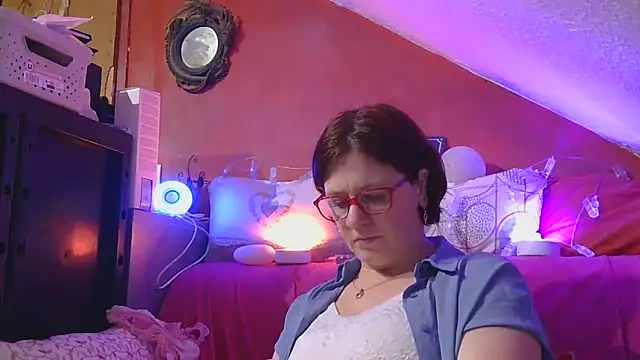 Snapshot of lanax chatting on June 1, 2026, 12:05 pm lanax online show from June 1, 2026, 12:05 pm