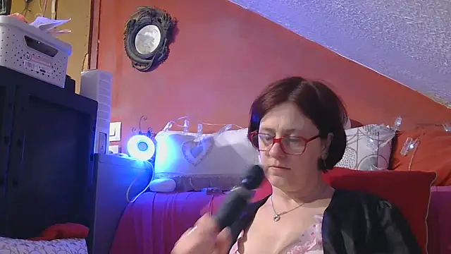 Snapshot of lanax chatting on May 18, 2026, 12:43 pm lanax online show from May 18, 2026, 12:43 pm