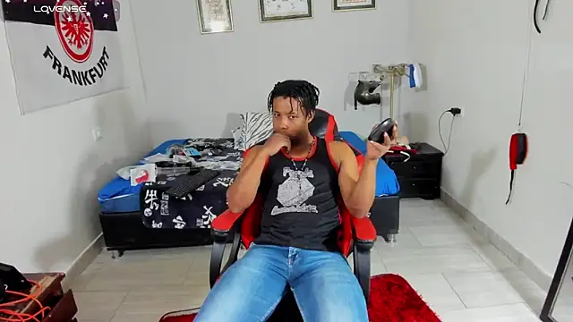 AlejoKhalifa  online show from November 21, 2025, 11:48 pm