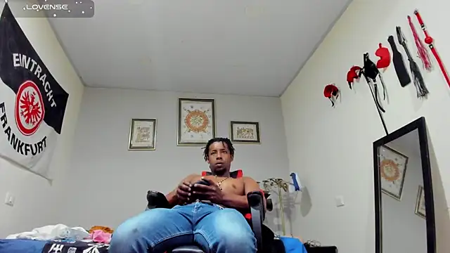 AlejoKhalifa  online show from November 20, 2025, 10:31 pm