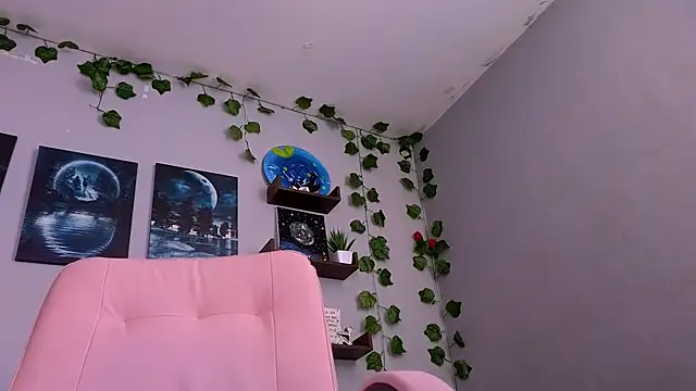 macey elliot  online show from September 9, 2025, 5:00 pm