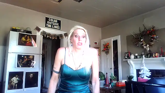 Glamazonx online show from November 12, 2025, 10:24 pm