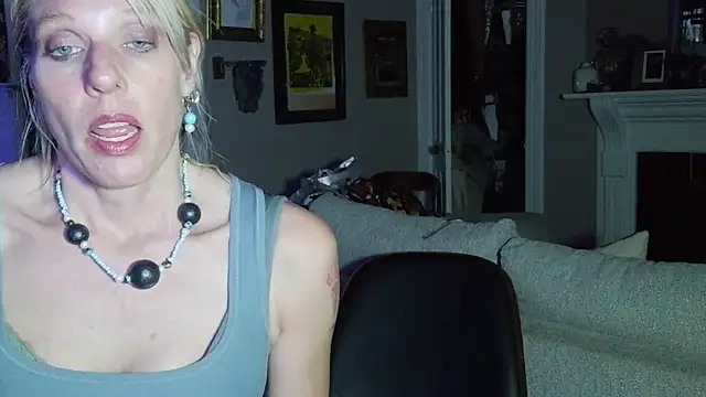 Glamazonx online show from April 24, 2026, 2:24 am