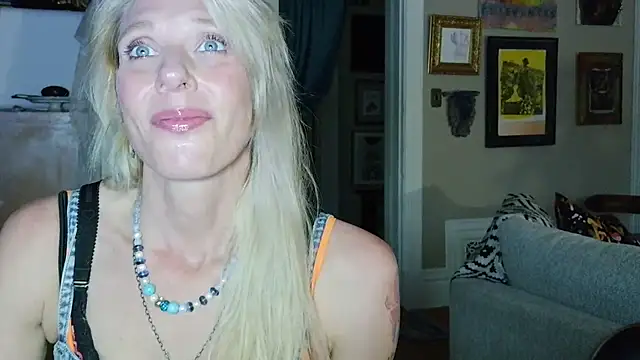 Glamazonx online show from April 19, 2026, 1:28 am