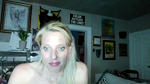 Snapshot of Glamazonx chatting on April 29, 2026, 7:12 am Glamazonx online show from April 29, 2026, 7:12 am