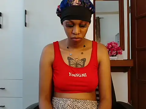 Snapshot of queencydoll chatting on December 19, 2025, 9:33 am queencydoll online show from December 19, 2025, 9:33 am