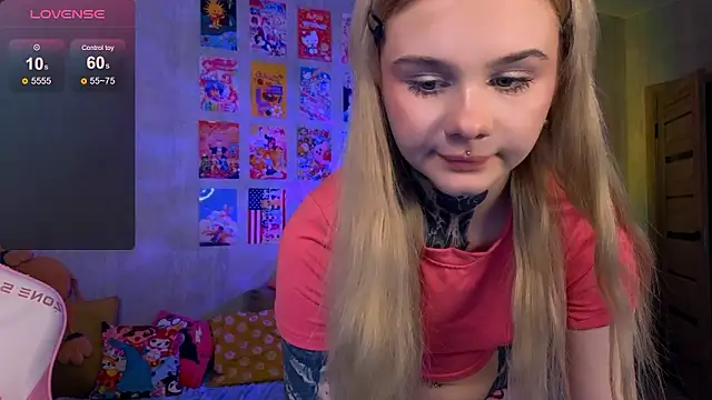 Snapshot of Britney_Lynch chatting on February 12, 2026, 8:08 pm Britney Lynch online show from February 12, 2026, 8:08 pm