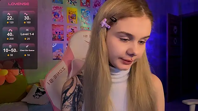 Snapshot of Britney_Lynch chatting on February 11, 2026, 8:09 pm Britney Lynch online show from February 11, 2026, 8:09 pm