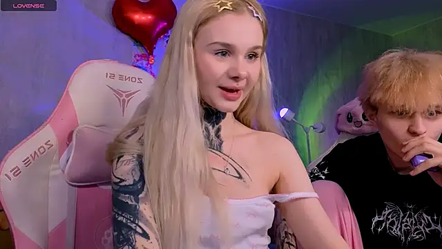 Snapshot of Britney_Lynch chatting on February 20, 2026, 7:05 pm Britney Lynch online show from February 20, 2026, 7:05 pm