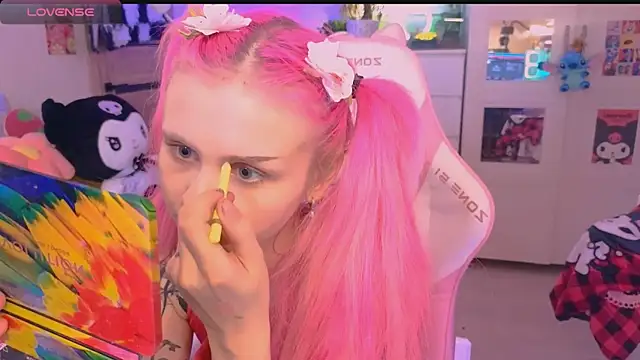 Snapshot of Britney_Lynch chatting on October 24, 2025, 10:36 am Britney Lynch online show from October 24, 2025, 10:36 am