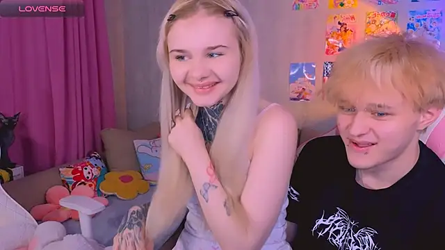 Snapshot of Britney_Lynch chatting on March 2, 2026, 7:10 pm Britney Lynch online show from March 2, 2026, 7:10 pm