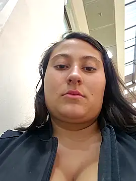 Snapshot of Celeem_ chatting on December 19, 2025, 10:34 pm Celeem online show from December 19, 2025, 10:34 pm