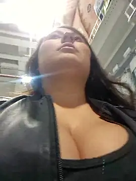 Snapshot of Celeem_ chatting on February 18, 2026, 12:52 am Celeem online show from February 18, 2026, 12:52 am