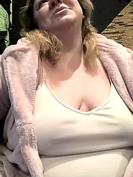 Snapshot of jusichka chatting on February 3, 2026, 5:38 am jusichka online show from February 3, 2026, 5:38 am