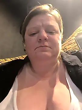 Snapshot of jusichka chatting on February 21, 2026, 6:43 pm jusichka online show from February 21, 2026, 6:43 pm