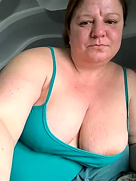 Snapshot of jusichka chatting on February 7, 2026, 10:23 am jusichka online show from February 7, 2026, 10:23 am