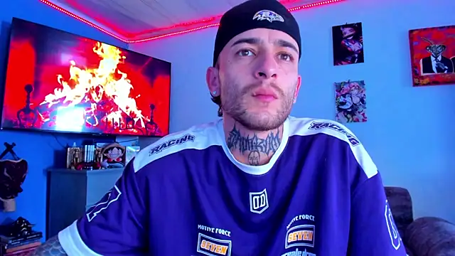 Snapshot of Drako_Lamar chatting on February 17, 2026, 3:42 pm Drako Lamar online show from February 17, 2026, 3:42 pm