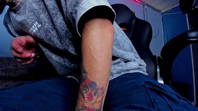 Snapshot of Drako_Lamar chatting on January 7, 2026, 2:05 am Drako Lamar online show from January 7, 2026, 2:05 am