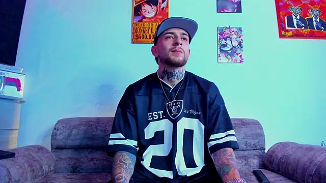 Snapshot of Drako_Lamar chatting on December 1, 2025, 1:23 pm Drako Lamar online show from December 1, 2025, 1:23 pm