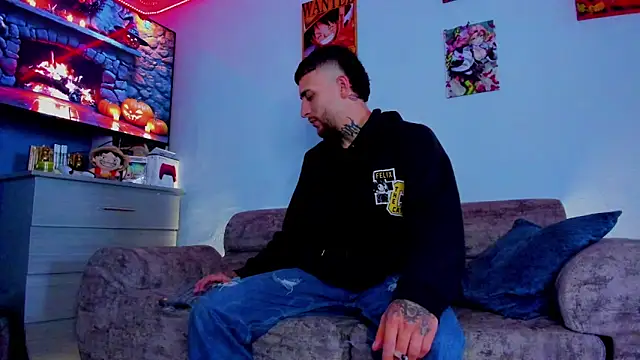 Snapshot of Drako_Lamar chatting on October 23, 2025, 12:37 pm Drako Lamar online show from October 23, 2025, 12:37 pm