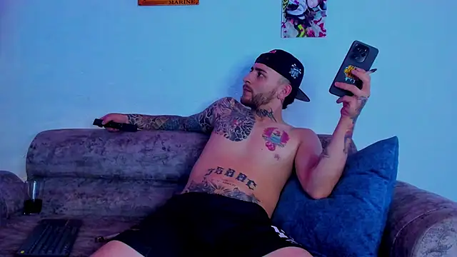 Snapshot of Drako_Lamar chatting on October 5, 2025, 8:21 pm Drako Lamar online show from October 5, 2025, 8:21 pm