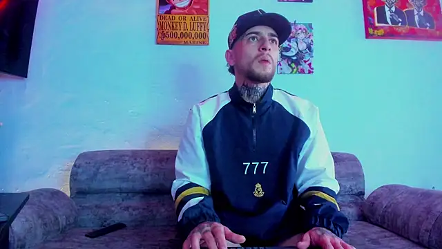 Snapshot of Drako_Lamar chatting on December 18, 2025, 1:15 pm Drako Lamar online show from December 18, 2025, 1:15 pm