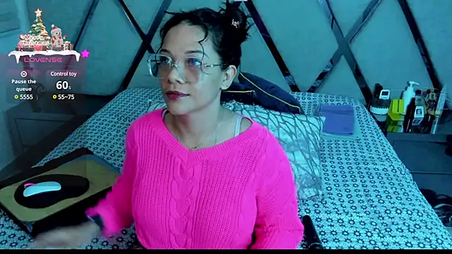 Snapshot of paula_daniela1 chatting on December 30, 2024, 10:55 pm paula daniela1 online show from December 30, 2024, 10:55 pm