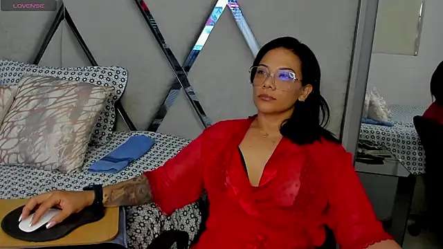 Snapshot of paula_daniela1 chatting on January 13, 2025, 10:35 pm paula daniela1 online show from January 13, 2025, 10:35 pm
