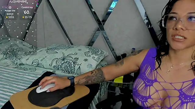 Snapshot of paula_daniela1 chatting on January 21, 2025, 1:08 am paula daniela1 online show from January 21, 2025, 1:08 am