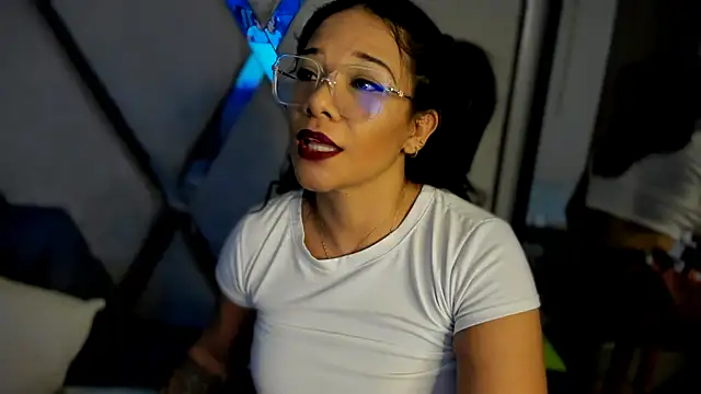 Snapshot of paula_daniela1 chatting on February 7, 2025, 9:48 pm paula daniela1 online show from February 7, 2025, 9:48 pm