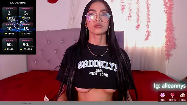Snapshot of Alleanys_Cristal chatting on February 24, 2025, 5:20 pm Alleanys Cristal online show from February 24, 2025, 5:20 pm
