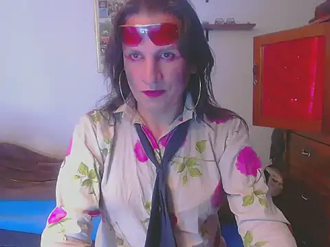 LorenJade online show from January 13, 2026, 6:28 am