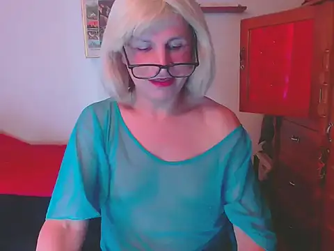 LorenJade online show from December 5, 2025, 7:51 am