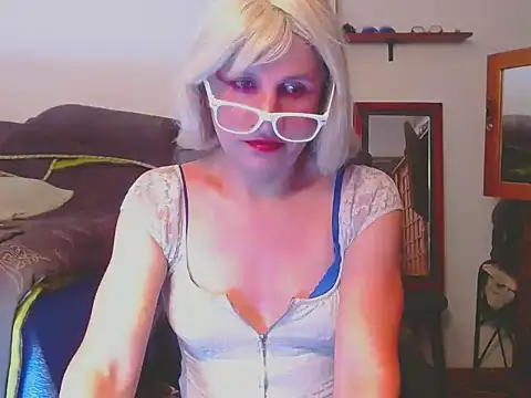 LorenJade online show from April 19, 2026, 9:54 am