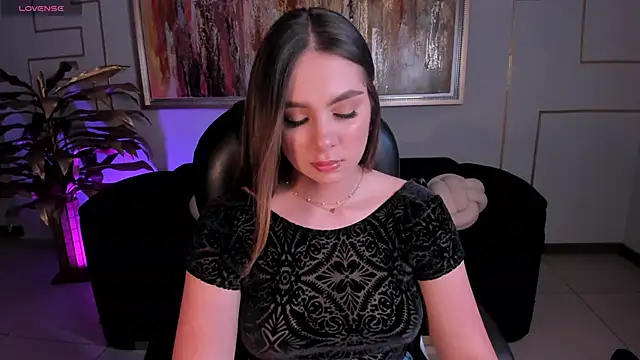 EloisaOlivero online show from December 4, 2025, 7:24 pm