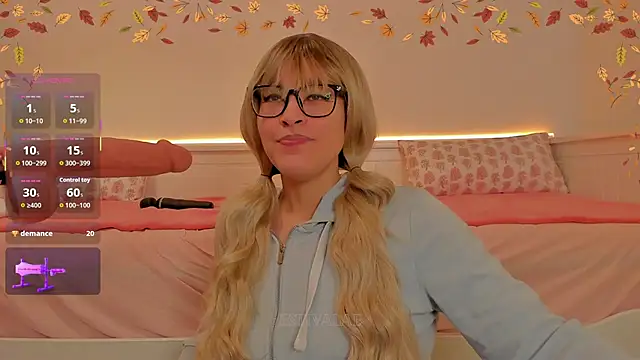 estivalae online show from October 12, 2025, 11:33 am