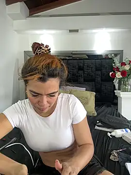 Arianna Jones1 online show from May 18, 2026, 8:35 pm