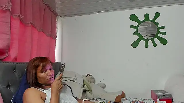 Snapshot of Laflaka22 chatting on October 25, 2025, 9:26 pm Laflaka22 online show from October 25, 2025, 9:26 pm