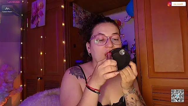 Snapshot of eva_rosse69 chatting on May 18, 2026, 12:10 pm eva rosse69 online show from May 18, 2026, 12:10 pm