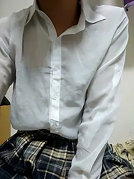 dmmsuzu95 online show from January 8, 2026, 4:35 pm