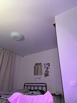 Evangeline Lawrence  online show from February 5, 2026, 7:53 pm