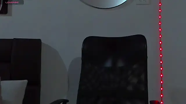 MikeRoss7777 online show from October 5, 2025, 7:04 pm