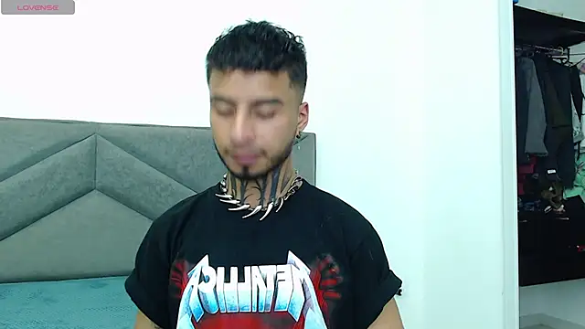 Snapshot of JuanCamiilo_66 chatting on March 2, 2025, 3:45 am JuanCamiilo 66 online show from March 2, 2025, 3:45 am