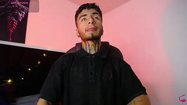 Snapshot of JuanCamiilo_66 chatting on February 16, 2025, 7:27 pm JuanCamiilo 66 online show from February 16, 2025, 7:27 pm