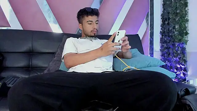 Snapshot of JuanCamiilo_66 chatting on June 3, 2026, 12:39 pm JuanCamiilo 66 online show from June 3, 2026, 12:39 pm